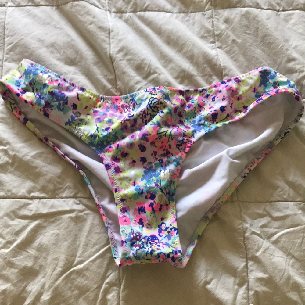Victoria's Secret size m bikini bottoms
